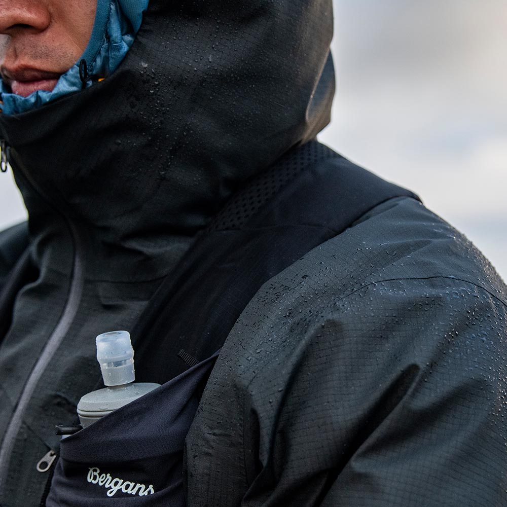 Мъжко хардшел яке Bergans Y LightLine Air 3L Shell Jacket Men Mango Yellow / Dark Shadow Grey 2025