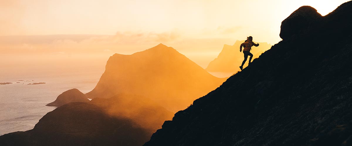 Мъжко хардшел яке Bergans Y LightLine Air 3L Shell Jacket Men Mango Yellow / Dark Shadow Grey 2025