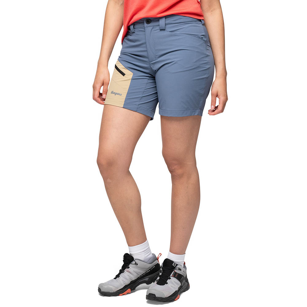 Bergans Vaagaa Light Softshell Shorts Women Granite Blue / Warm Sand