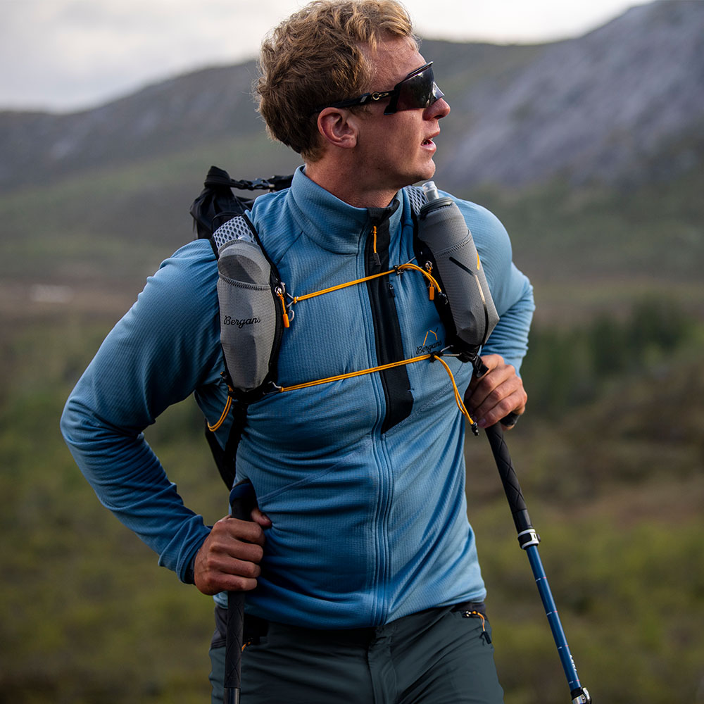 Туристическа раница Bergans Y LightLine Fastpack 24L Dark Shadow Grey / Mango