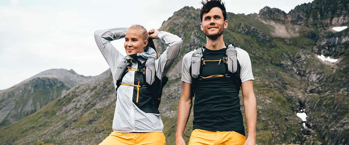 Туристическа раница Bergans Y LightLine Fastpack 24L Dark Shadow Grey / Mango