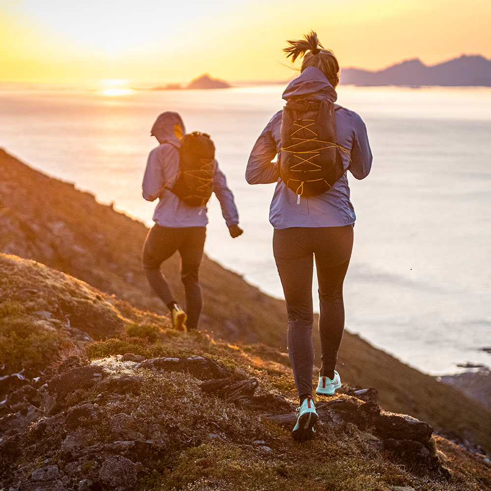 Туристическа раница Bergans Y LightLine Fastpack 24L Dark Shadow Grey / Mango