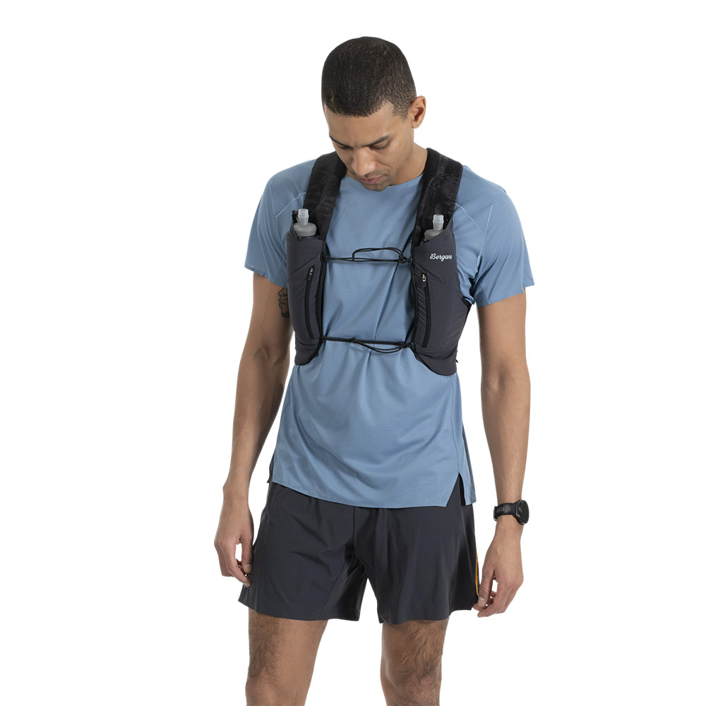 Жилетка за бягане Bergans Y LightLine Hydration Vest 5 Black 