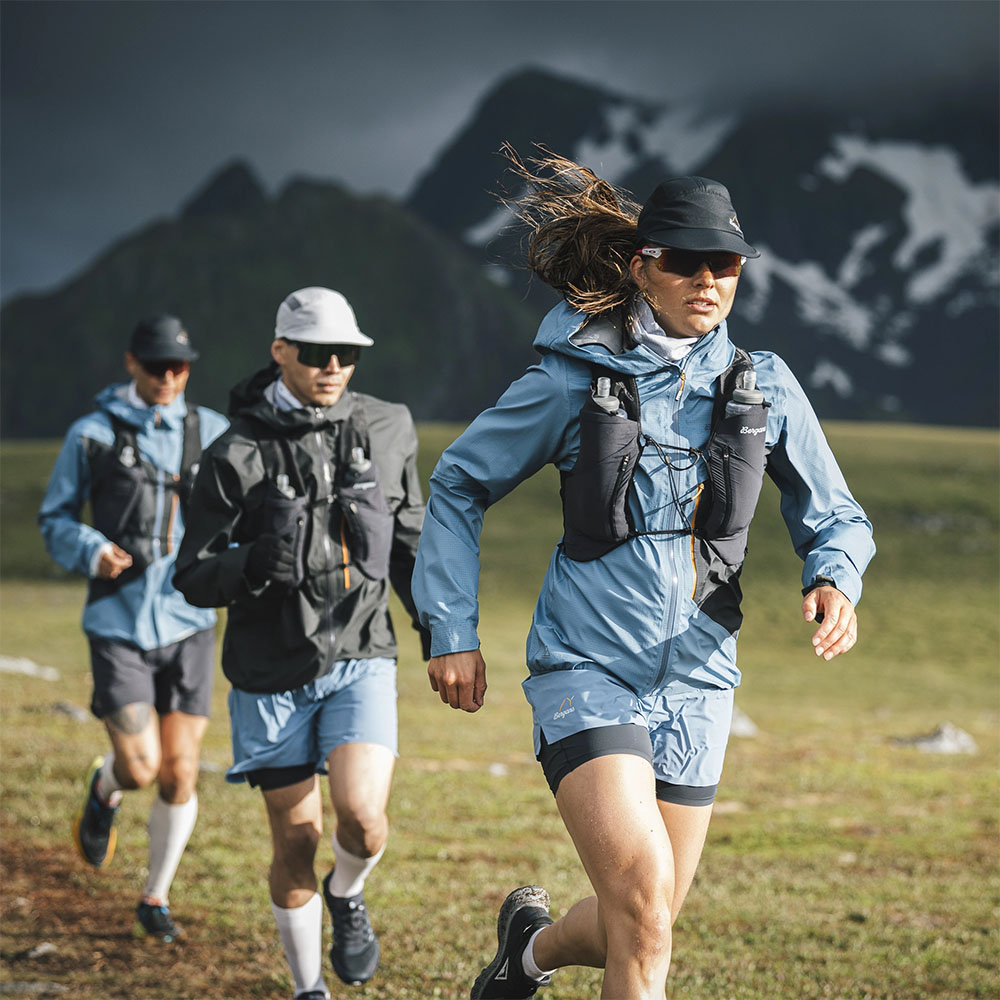 Жилетка за бягане Bergans Y LightLine Hydration Vest 5 Black 2025