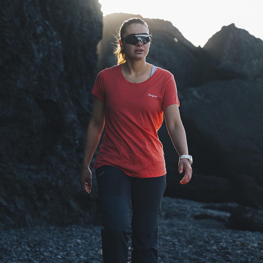 Women's merino wool Bergans Rabot Emblem Wool Tee Women Peachy Red