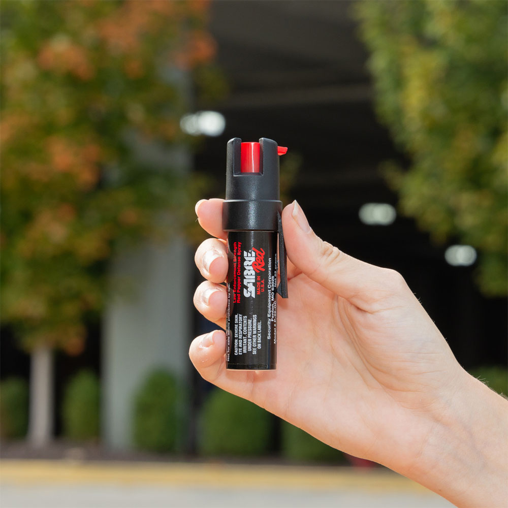 Лютив спрей за самозащита SABRE Red 3-in-1 Pepper Spray Clip 23.7mL