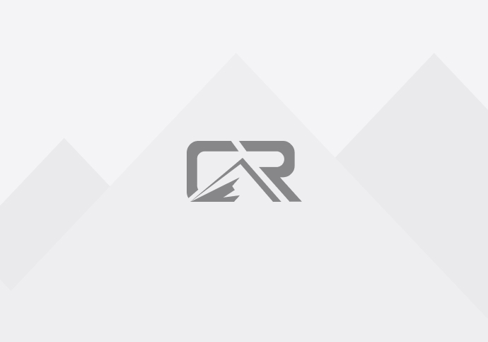 Children’s merino wool thermal top Smartwool Kids Classic Thermal Merino Base Layer Crew Black Ski Day – a warm and soft top for snowy adventures! Order now!